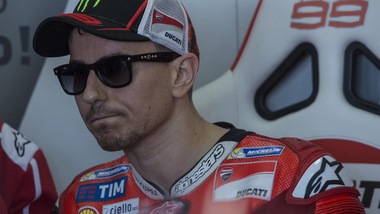 MotoGp Valencia, Lorenzo: «Ho cercato di 'tirare' Dovizioso»