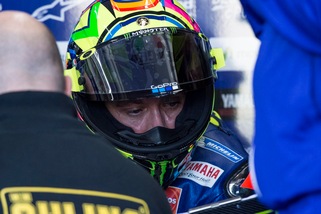 MotoGp, test a Valencia: volo per Rossi, moto distrutta