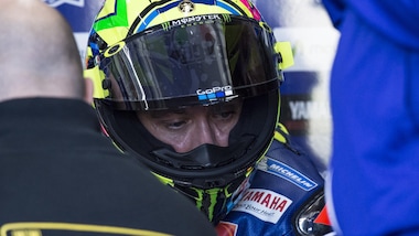 MotoGp, test a Valencia: volo per Rossi, moto distrutta