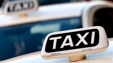 La Roma fa infuriare i tassisti. Il motivo è uno sponsor