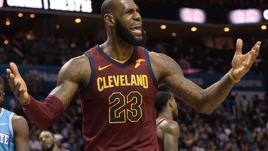 Poker dei Cavs contro i Clippers. Gli Spurs schiantano i Thunder  in rimonta