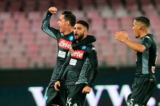 Serie A, Napoli-Milan 2-1: Insigne e Zielinski, Montella ko