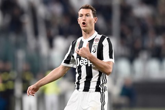«Prima De Ceglie, poi Evra. Ora la Juventus manda Lichtsteiner al Marsiglia?»
