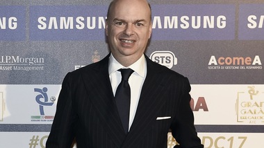 Milan, sotto accusa finisce il mercato