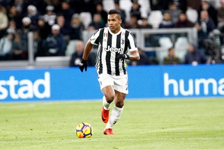 Calciomercato Juventus, Alex Sandro rischia di finire all'asta