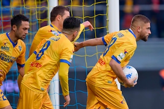 Risultati Serie B: Parma in testa, rallenta il Frosinone, crolla il Foggia