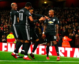 Mourinho abbatte l'Arsenal. Pogba, brutto fallo e rosso diretto