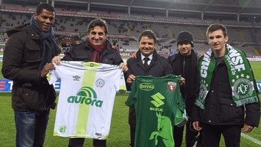 Torino-Atalanta; dai granata omaggio da brividi per la Chapecoense e per Bonetto