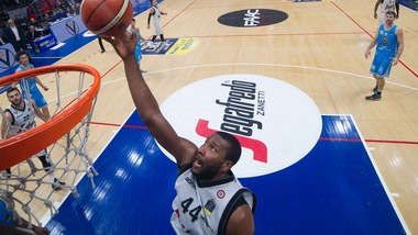 La Virtus torna a sorridere: Cremona ko al fotofinish