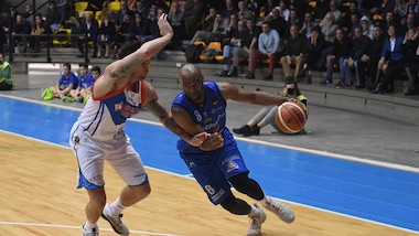 Landry doma Cantù, nona vittoria per Brescia