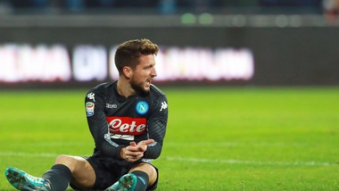 Champions League, Mertens: «Contro il Feyenoord sono pronto a lasciare altri due denti»