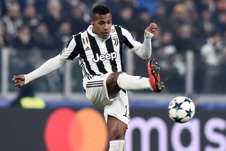 Mourinho piomba su Alex Sandro. La Juventus che fa?