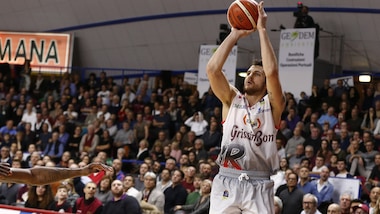 Reggio sbanca Venezia. Pistoia batte Pesaro in rimonta