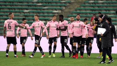 Serie B, Bari-Palermo 0-3: a segno Rispoli, Trajkovski e Coronado