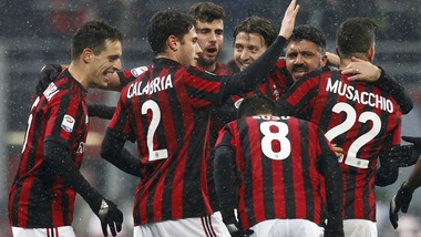 Milan, la vittoria esalta Gattuso: che abbracci con la squadra!