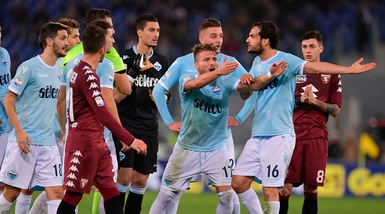 Lazio, protesta clamorosa: «I tifosi ci chiedono di ritirare la squadra dal campionato»