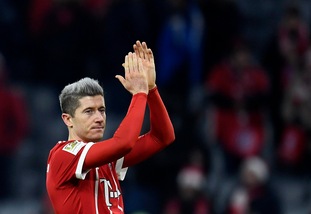 Bundesliga, Lewandowski trascina il Bayern Monaco contro il Colonia