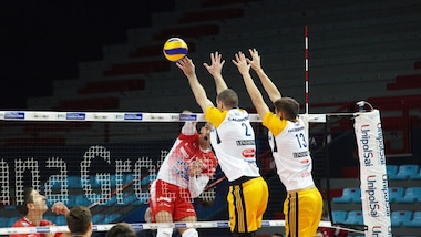 Volley: Superlega, la Calzedonia domina il recupero con Castellana Grotte