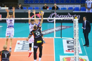 Volley: A2 Maschile, Girone Bianco: Roma torna in vetta vincendo ad Aversa