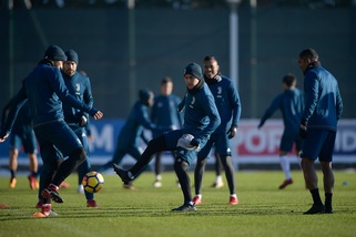 Juventus, Dybala sorride in allenamento: operazione rilancio