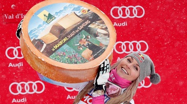 La Vonn vince il Super G... e il formaggio