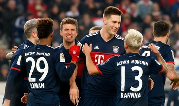 Bundesliga, Bayern vince a Stoccarda, Francoforte beffato dallo Schalke: 2-2