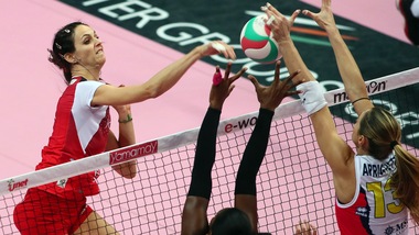 Volley: A1 Femminile, Scandicci fa il colpo al Palayamamay