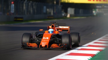 F1, Brown: «Alonso, resta in McLaren»
