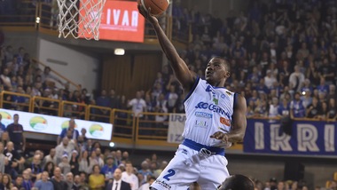 Brescia torna al successo: Moore spegne Venezia