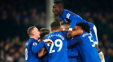 Premier League, l'Everton ribalta lo Swansea nel posticipo