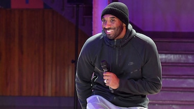 NBA, la festa di Kobe. Magic: "Il più grande di sempre"