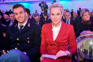 Che look la Pellegrini ai Collari d'Oro!