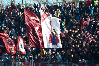 Tifosi-spettacolo a Ferrara non meritavano un Torino così