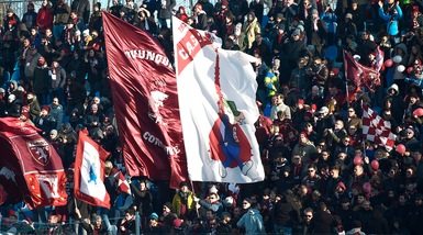 Tifosi-spettacolo a Ferrara non meritavano un Torino così