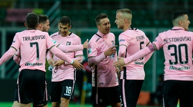 Serie B, Palermo campione d'Inverno. Ko Novara e Pro Vercelli