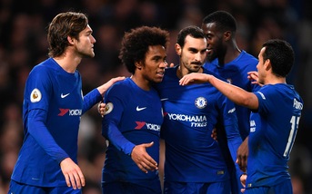 Premier League: Zappacosta-gol nel 5-0 del Chelsea, Salah batte il Leicester, pari United