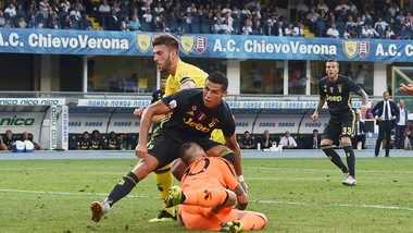 Serie A Chievo, Sorrentino: naso rotto dopo lo scontro con Ronaldo