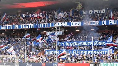 Serie A Sampdoria, appesi vicino al Ferraris ombrelli con i colori del club
