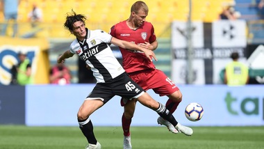 Serie A Cagliari, Klavan e Lykogiannis si allenano a parte