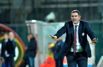 Serie B Livorno, è ufficiale l'esonero di Lucarelli. Dimissioni per Spinelli