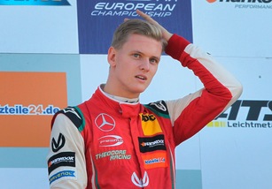 F2, Mick Schumacher: «Non penso ai test con la Ferrari»