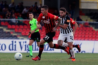 Serie B Foggia, tegola Camporese: lesione al crociato anteriore
