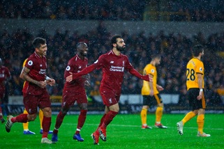 Premier League, Wolverhampton-Liverpool 0-2: Salah e Van Dijk per provare la fuga