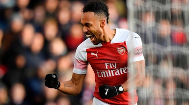 Premier League, tris Arsenal: show Aubameyang