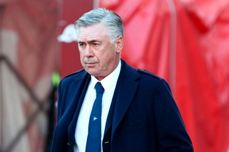 Napoli, Ancelotti: «Pensare alla Juventus rischia di demotivarci»