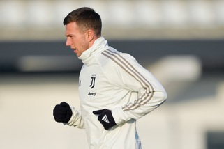 Juventus, Bernardeschi salta l'Atalanta: risentimento agli adduttori della coscia destra