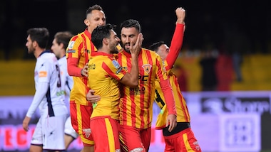 Serie B, Benevento-Crotone 3-0: Insigne, Coda e Buonaiuto travolgono Oddo