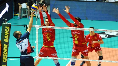 Volley: A2 Maschile, Girone Blu, primo ko per Bergamo battuto da Piacenza