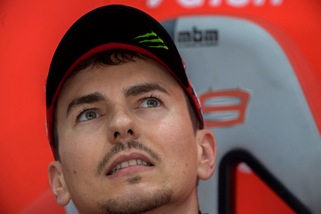 MotoGp, Lorenzo: «Vincere con la Ducati è stato speciale»