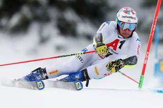 Sci, la squadra maschile di gigante si allena sul Tonale verso Adelboden